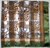 Dámský šatek 100 x 100 cm. 
100% polyester.
Zelená khaki- tygrována vzor 06.
