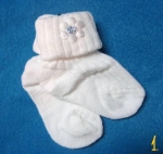 Teplé kojenecké ponožky.  
Vel. 0-6 měsíců.
100% Bavlna. Bíla, červená, růžová, zelená, žlutá.