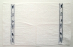 Ručník.
Rozměry: 33 x 53 cm.
Barevné provedení: Bílá.
Složení materiálu: 100% Bavlna.